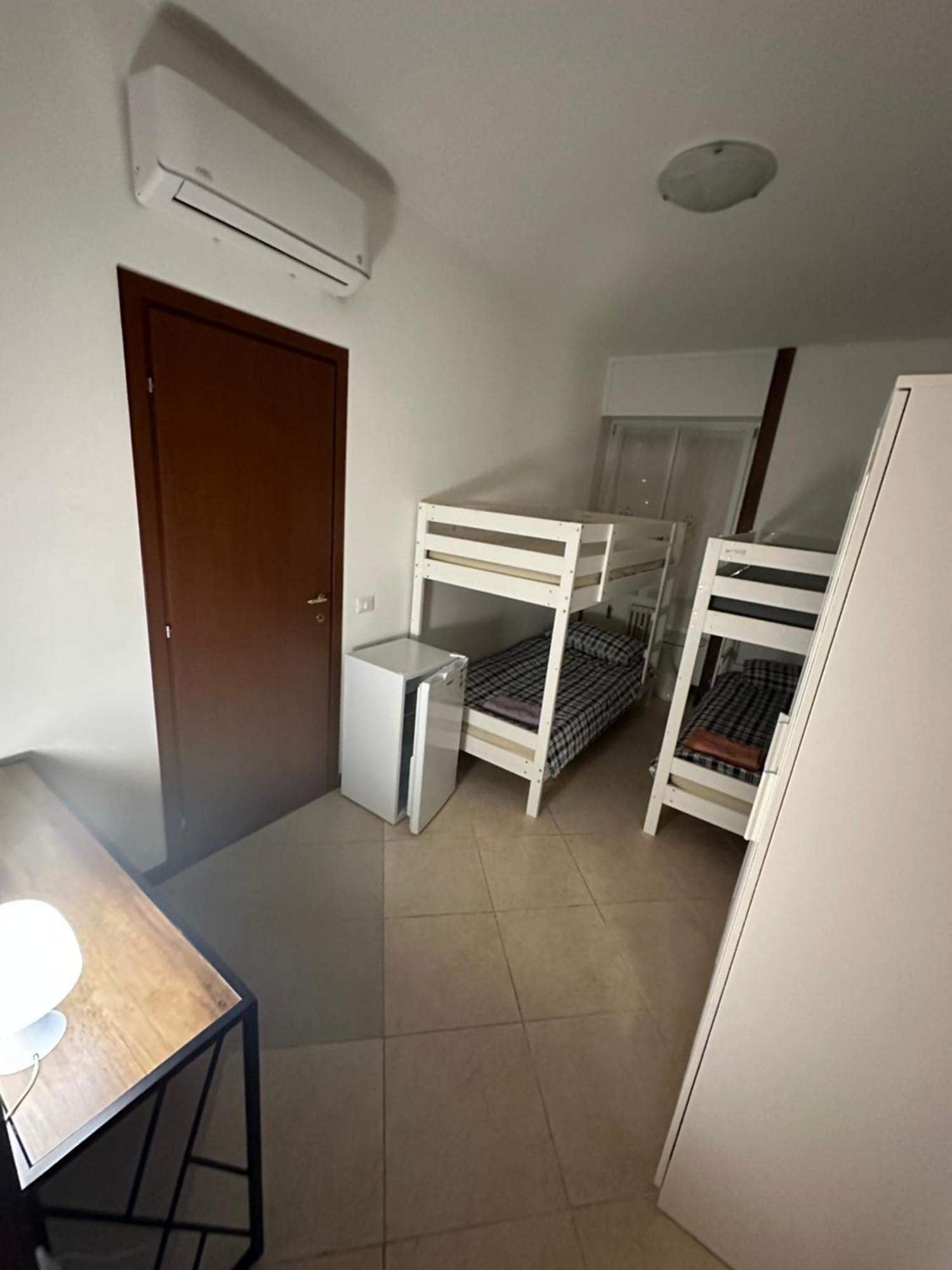 Gigli, Rooms Con Cucina In Comune E Terrazza Milaan Buitenkant foto