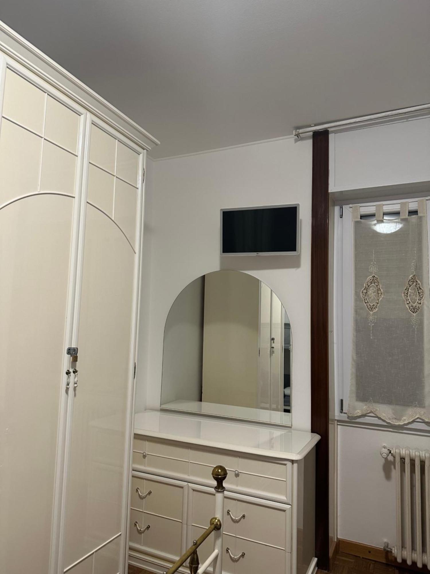 Gigli, Rooms Con Cucina In Comune E Terrazza Milaan Buitenkant foto