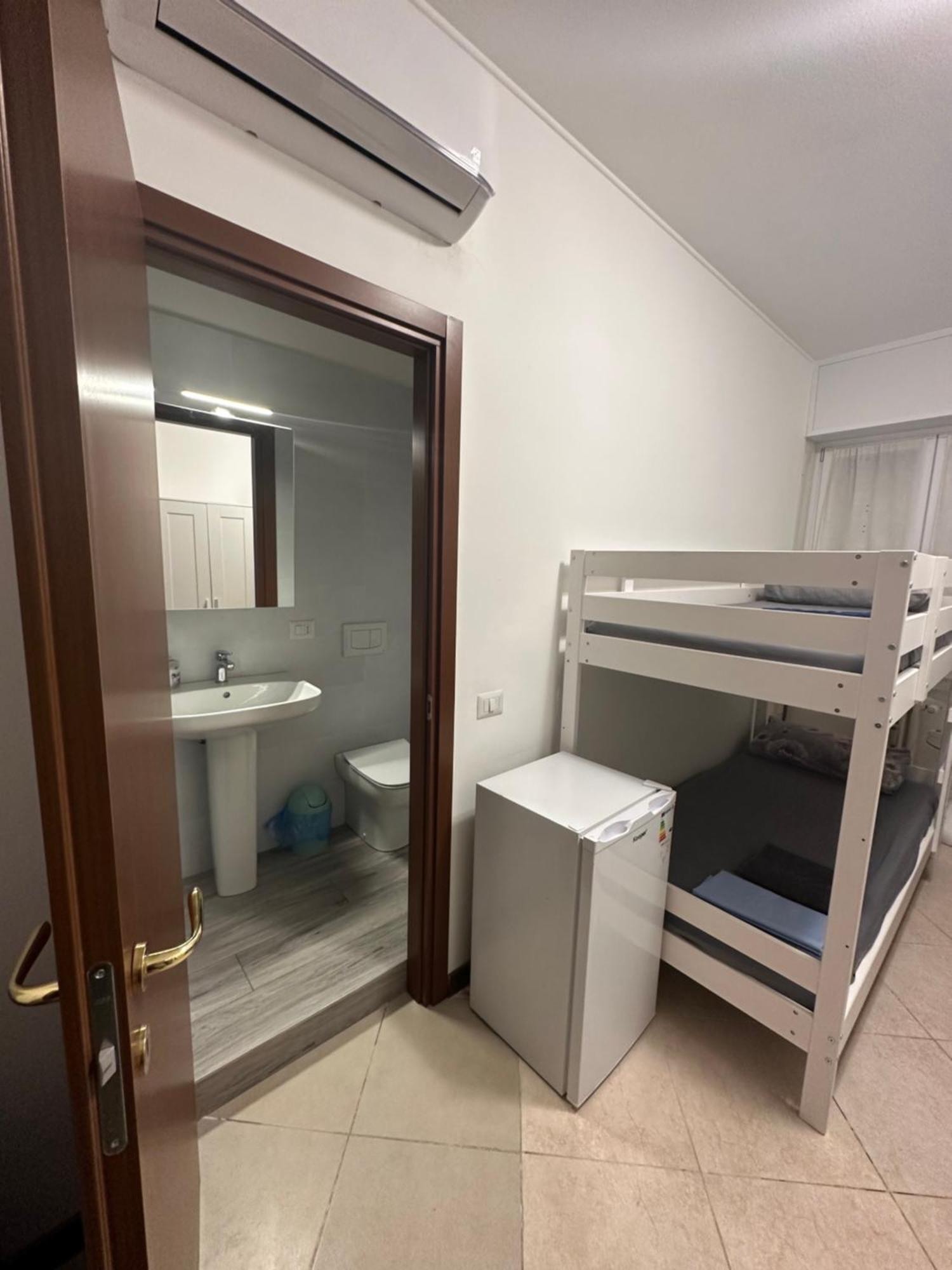 Gigli, Rooms Con Cucina In Comune E Terrazza Milaan Buitenkant foto
