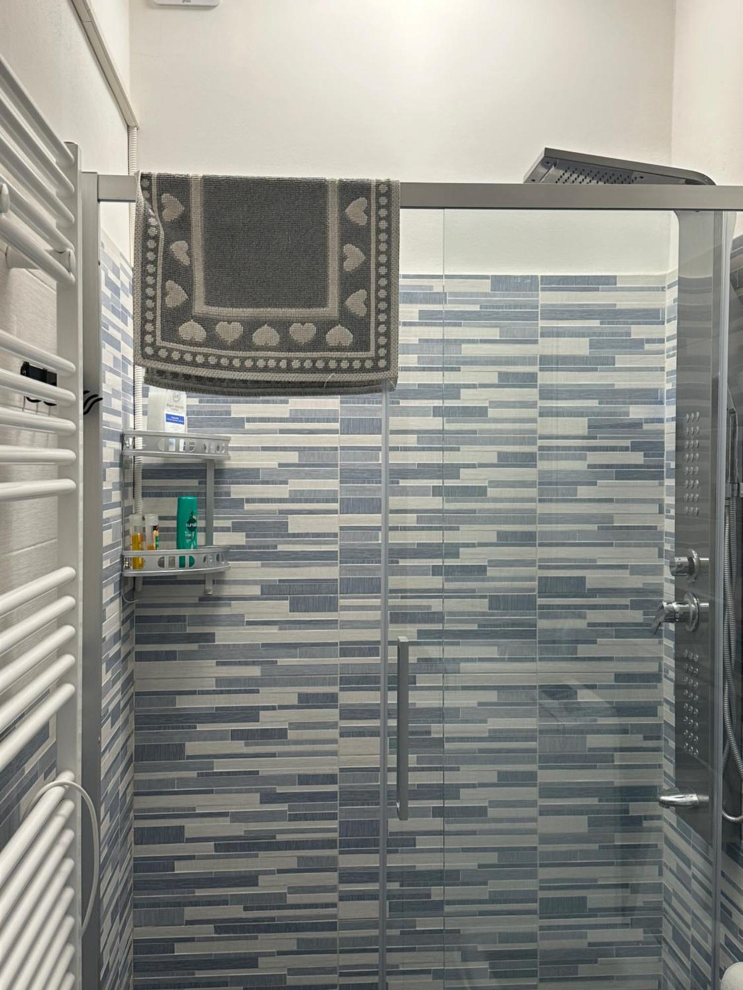 Gigli, Rooms Con Cucina In Comune E Terrazza Milaan Buitenkant foto
